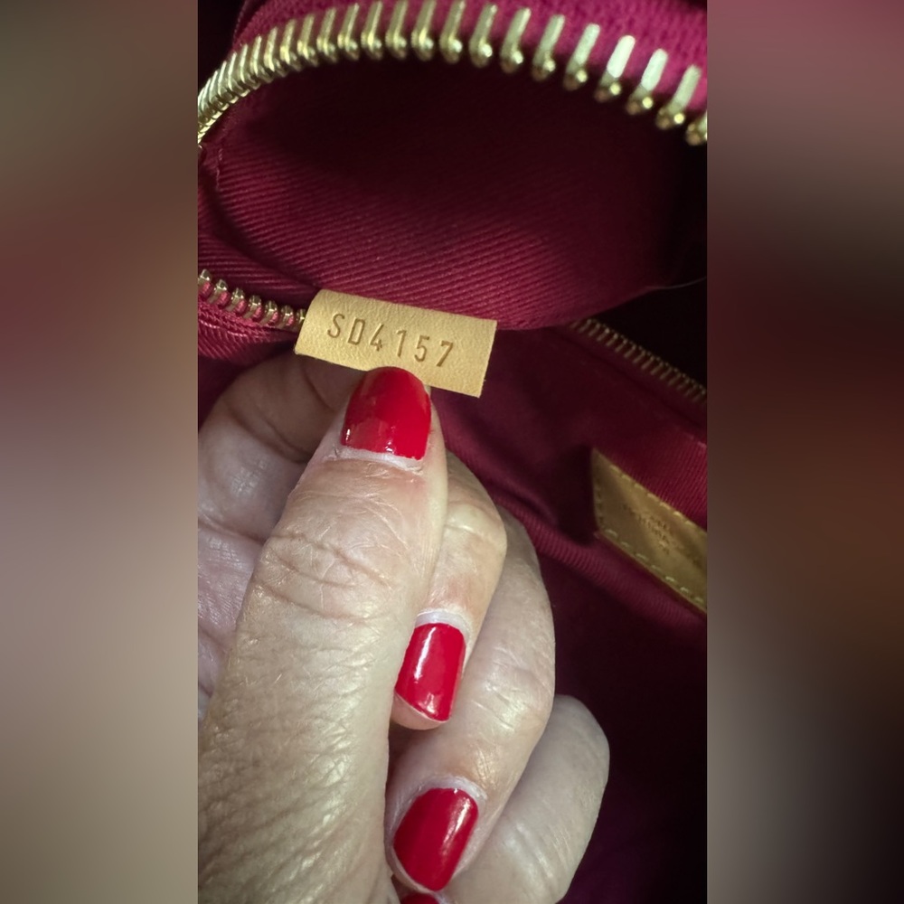 Excellent Condition Authentic Louis Vuitton Graceful MM - Picture 2 of 16